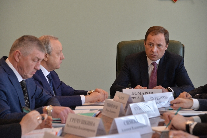 Полпред Комаров провел совещание по вопросам уборки снега в Саратовской области 