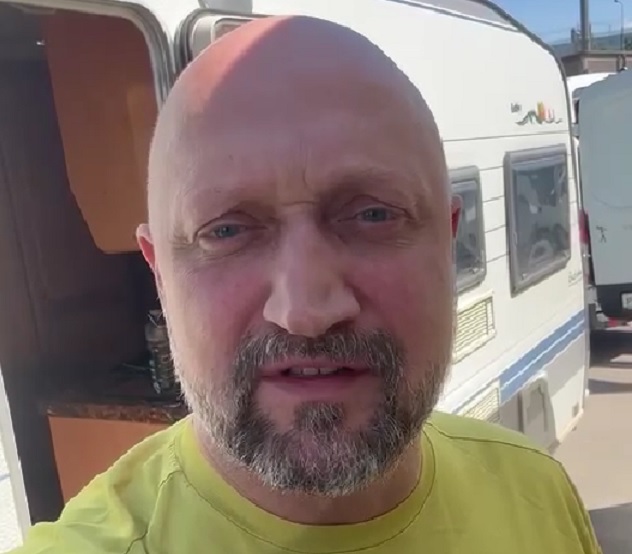 Гоша Куценко поздравил саратовских медиков с праздником 