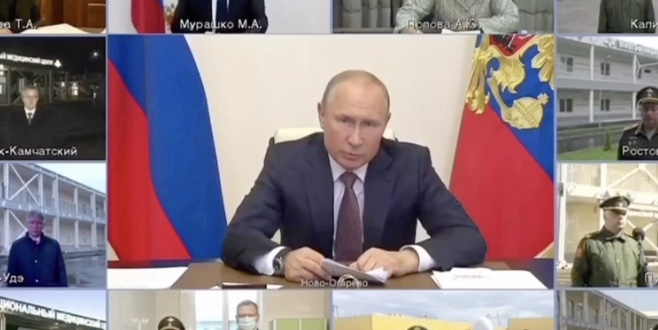 Путин потребовал решить вопрос с «коронавирусными» выплатами для медиков