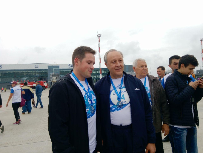 Радаев призвал сделать билеты в саратовском аэропорту дешевле Самары и Волгограда 