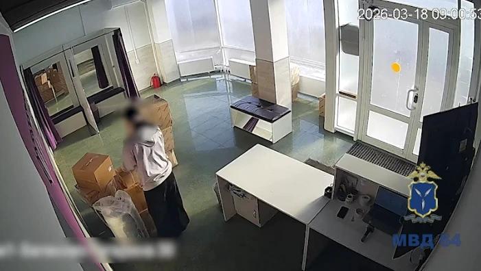 В Саратовской области сотрудница маркетплейса воровала товары для себя и собаки