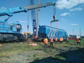 В Балакове сошли с рельсов и опрокинулись два вагона