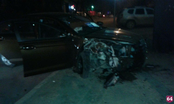 В Саратове 5 человек пострадали в аварии с участием такси