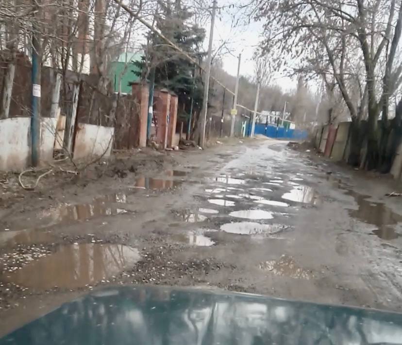 Дорогу с «лунными кратерами» в Саратове пообещали отремонтировать