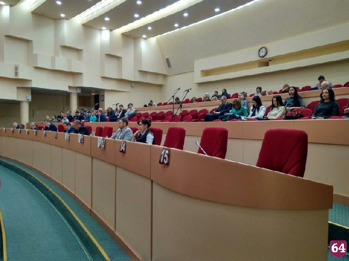 Глава Саратова для решения проблем предложил взять в кредит 3,7 млрд рублей