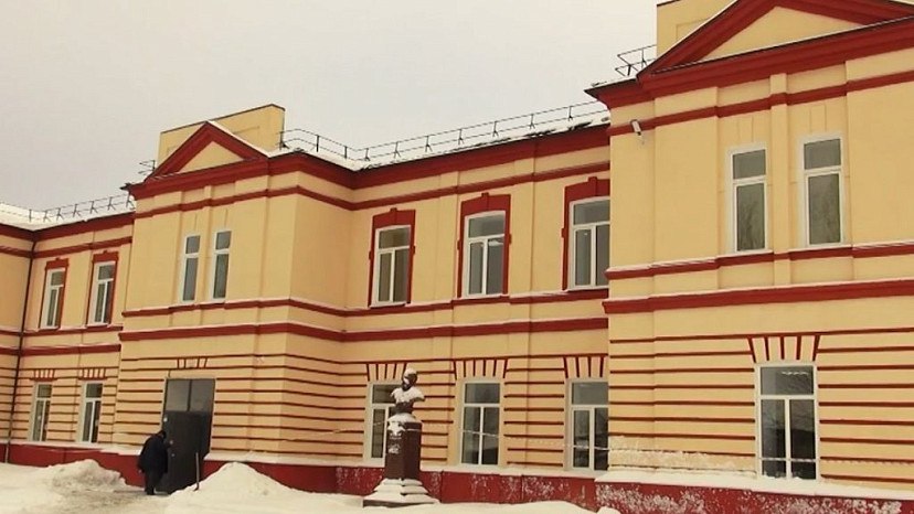 Бывший директор балашовской школы может оказаться в центре коррупционного скандала