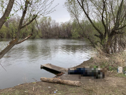 Труп рыбака в пруду под Саратовом обнаружили родственники