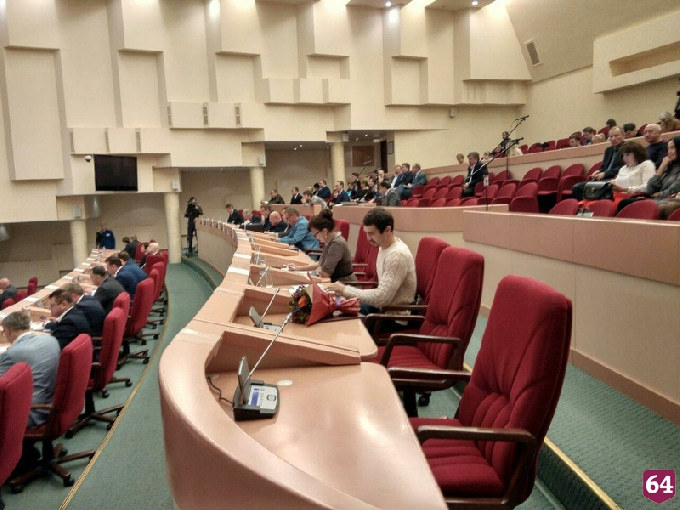 Депутаты городской думы устроили Чеботареву овацию 