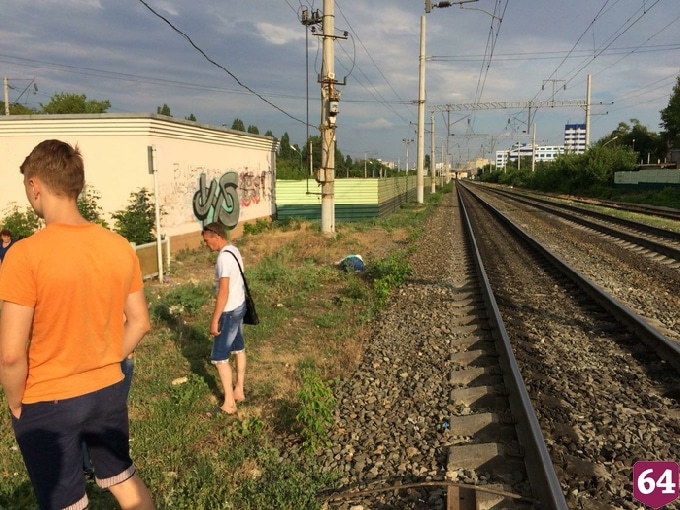 В Саратове пьяного пенсионера сбил поезд