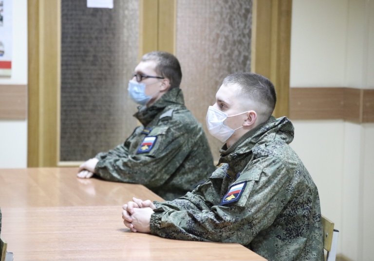 Будущих военных летчиков отправят на карантин в Энгельсе