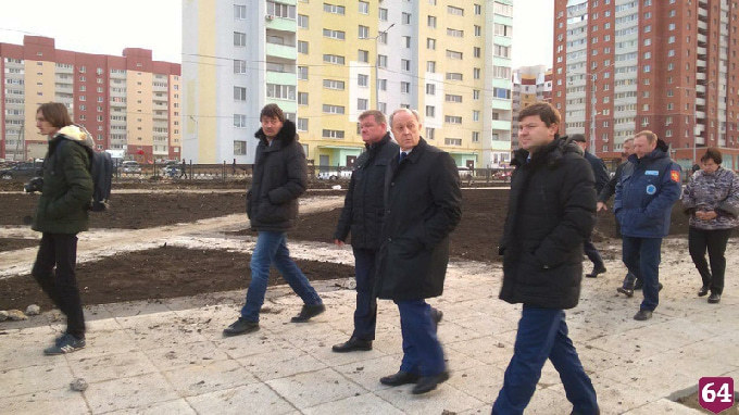 Губернатор отправил министра и главу Саратова жить на бульвар в Солнечном 