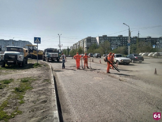В Саратове одновременно ремонтируют 12 участков дорог 