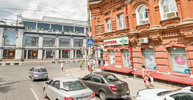Бизнесмена обязали убрать вывеску со старой аптеки в центре Саратова