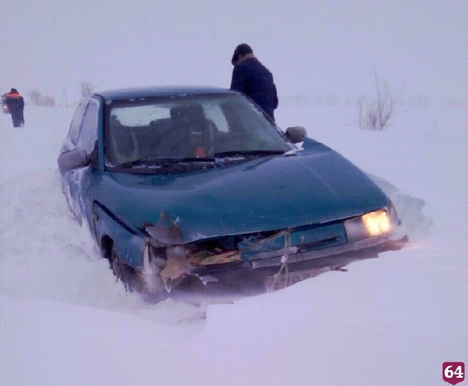Спасатели пришли на помощь 113 застрявшим в снегу