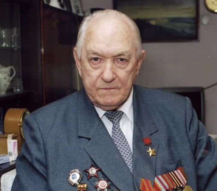 Губернатор поздравил саратовского Героя Советского Союза с 99-летием 