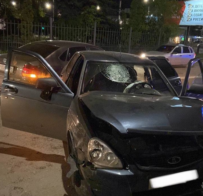 В Саратове произошло тройное ДТП с пострадавшим