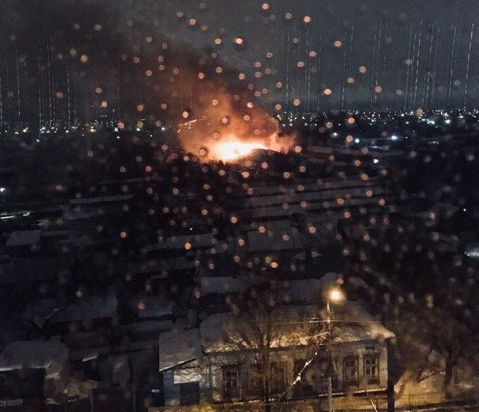 Крупный пожар уничтожил деревообрабатывающий цех 