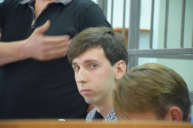 В Саратове суд оправдал сломавшего на армрестлинге сопернику руку студента