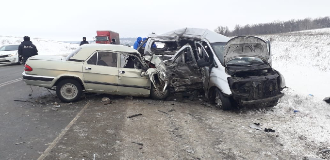 В ДТП на трассе погибли 4 человека и 5 пострадали