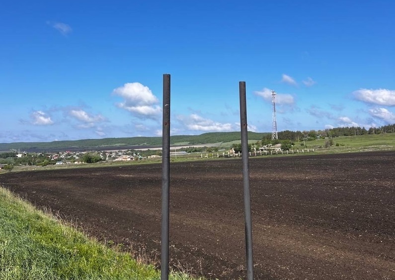Указатель саратовского села Лох провисел 3 дня