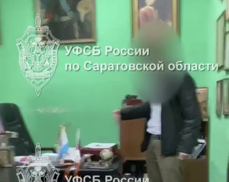Саратовский адвокат требовал за «услуги» миллионы и получил 3 года колонии