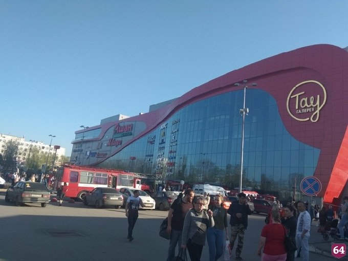 Фритюрница спровоцировала пожар в саратовском торговом центре 