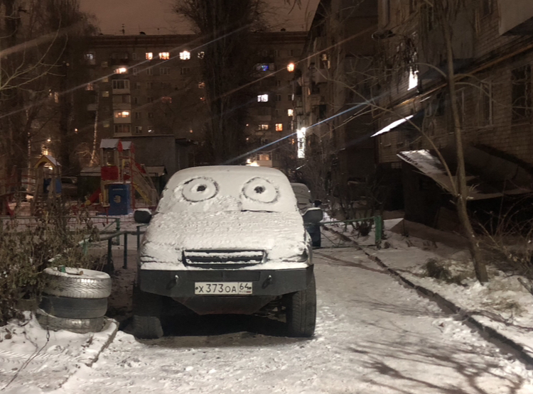 Саратовцы уговаривают машины завестись в мороз молитвами и угрозами