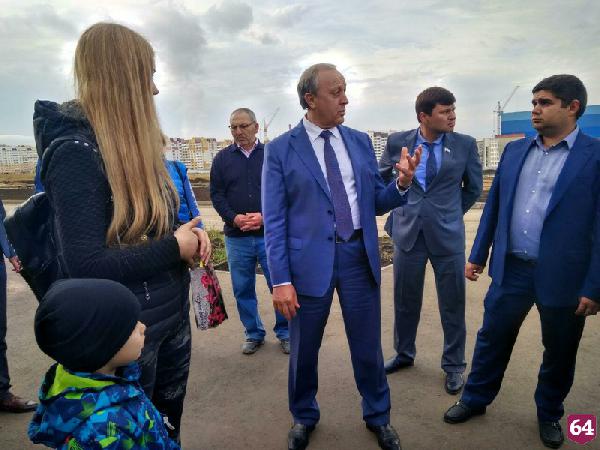 После жалоб жителей Радаеву застройщик исправит недочёты в доме