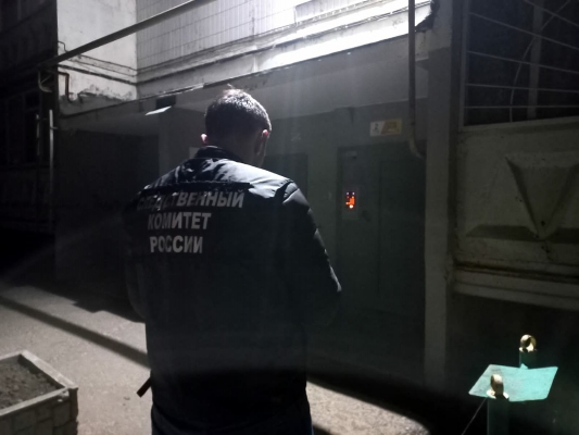 На улице в Саратове обнаружили тело избитого мужчины