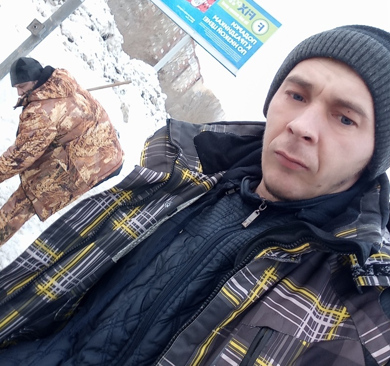 Житель Саратова чистит улицы от снега «из любви к городу»