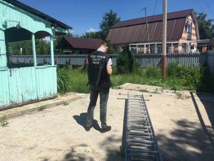 Мужчина перед смертью от тока подключал дома к электросетям