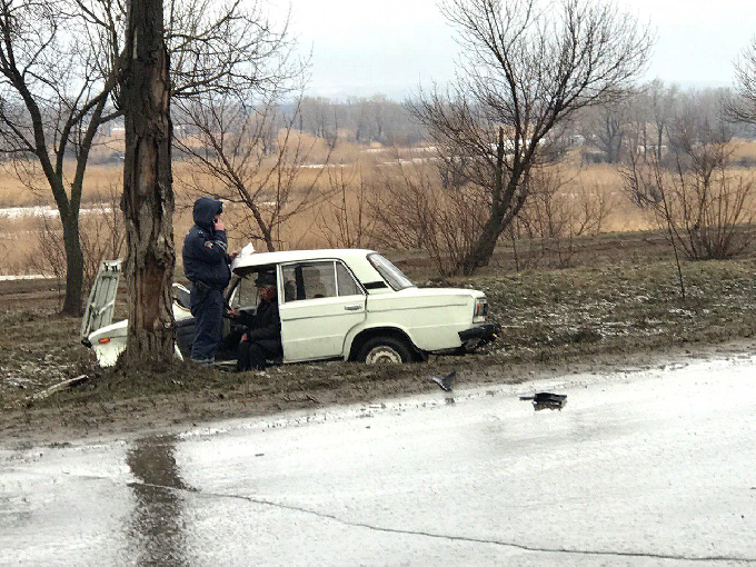 В ДТП с автобусом пострадали водитель и пассажирка «Жигулей»