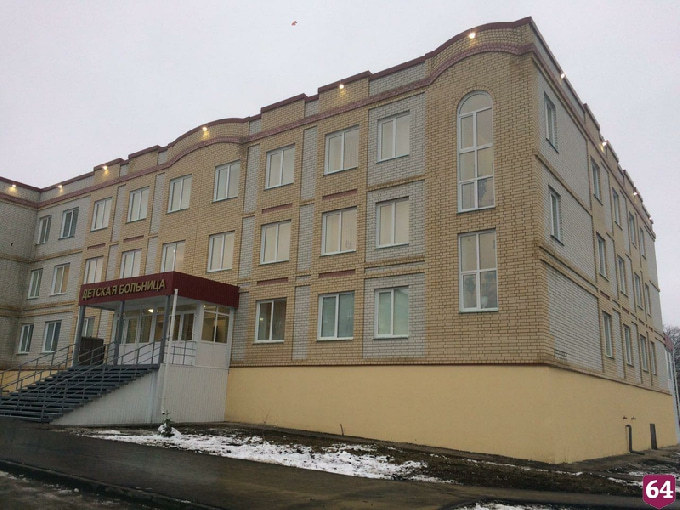 Володин оценил новое здание детской больницы в Вольске