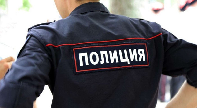 Хулиган в «Семейном» обматерил полицейского