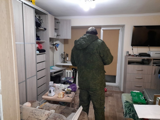В Энгельсе пьяный мужчина убил друга молотком и ножом