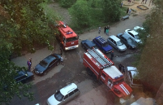 Квартиру в доме на Тархова тушили 11 пожарных 