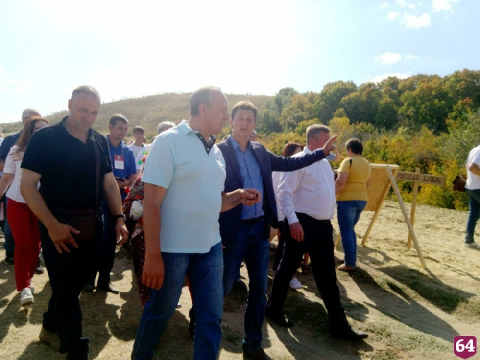 Саратовский губернатор приехал на исторический фестиваль на электричке 