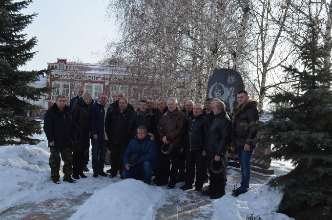 В Петровске почтили память погибших в горячих точках