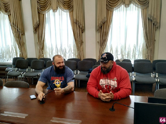 Саратовского силача на турнире поддерживал Арнольд Шварценеггер
