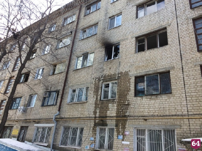 На пожаре в Саратове погибла женщина, эвакуировано 30 человек
