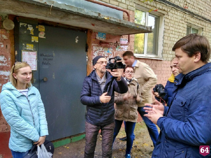 Тепин проверил батареи в квартирах саратовцев 
