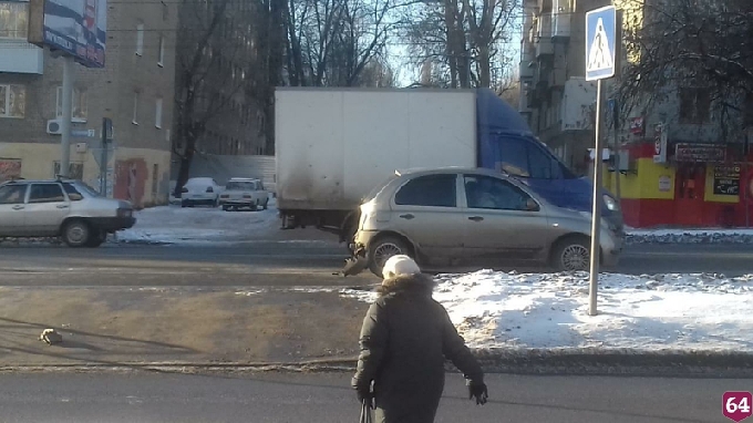 На проспекте Строителей автоледи устроили ДТП на пешеходном переходе 