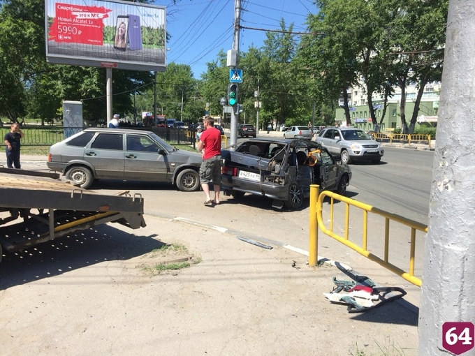 Мать с дочерью попали в больницу после массового ДТП с автобусом 