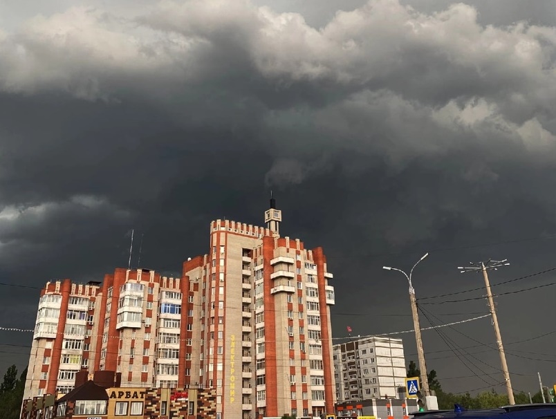На Саратовскую область обрушится гроза с сильным ветром