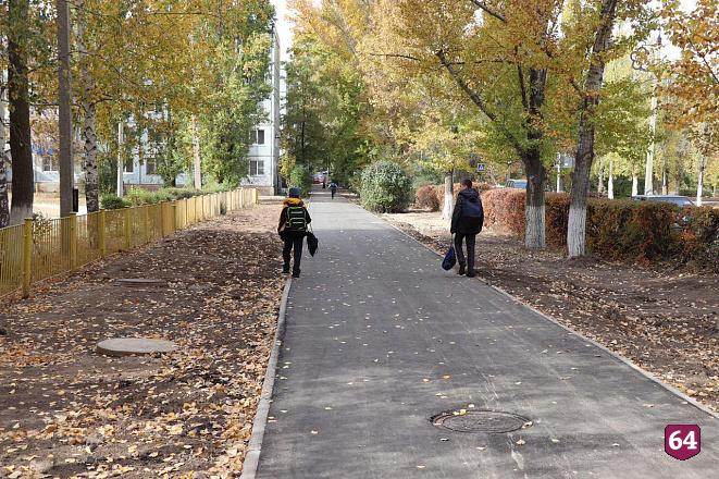 В Саратове тротуары отремонтировали у 500 объектов соцсферы