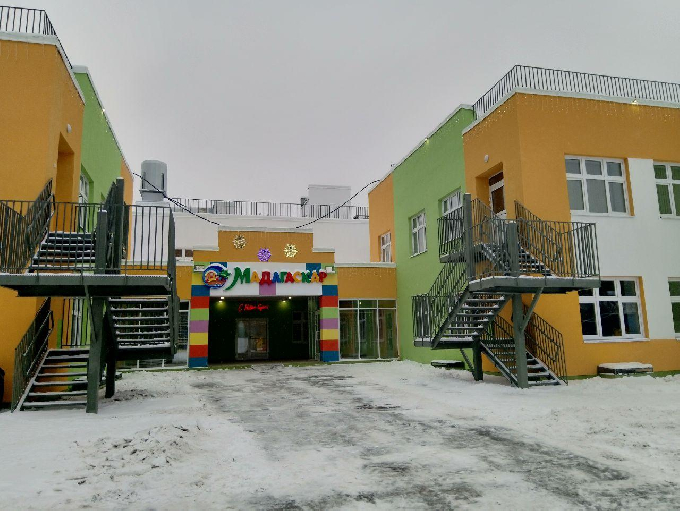 В Саратове готовят к открытию детсад с катком и бассейном  