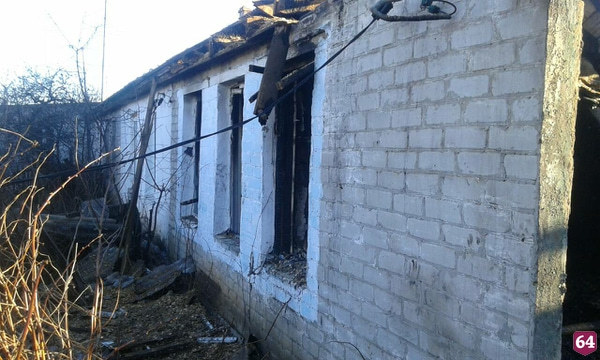 Под Саратовом мужчина погиб в охваченном огнем доме