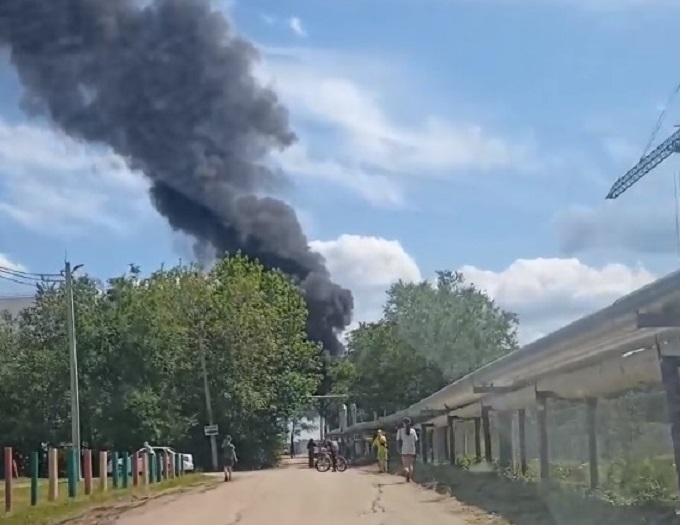 В Энгельсе произошел пожар на стройплощадке