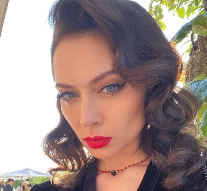 Саратовская актриса показала райдер с люксовым вагончиком и гречкой 