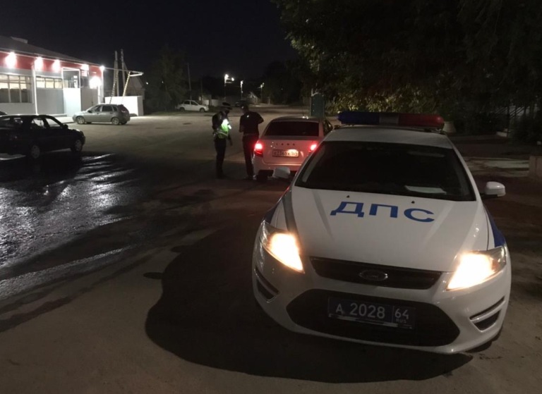 Полицейские вышли в ночной рейд и оштрафовали 7 человек за маски